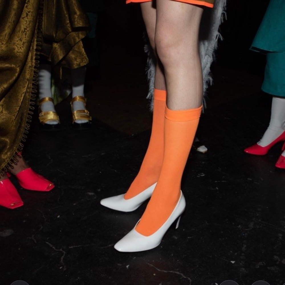 Suzanne Rae slim pumps in white